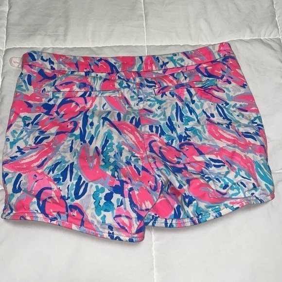 Lilly Pulitzer Hazelle Stretch Short Coral Cracked Up Print Size 00 - Picture 6 of 7